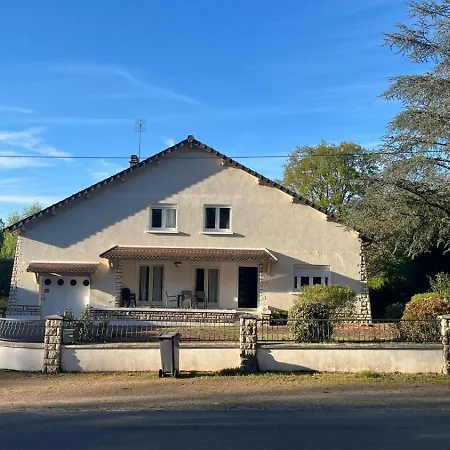 Troncais לינה וארוחת בוקר Saint-Bonnet-Tronçais